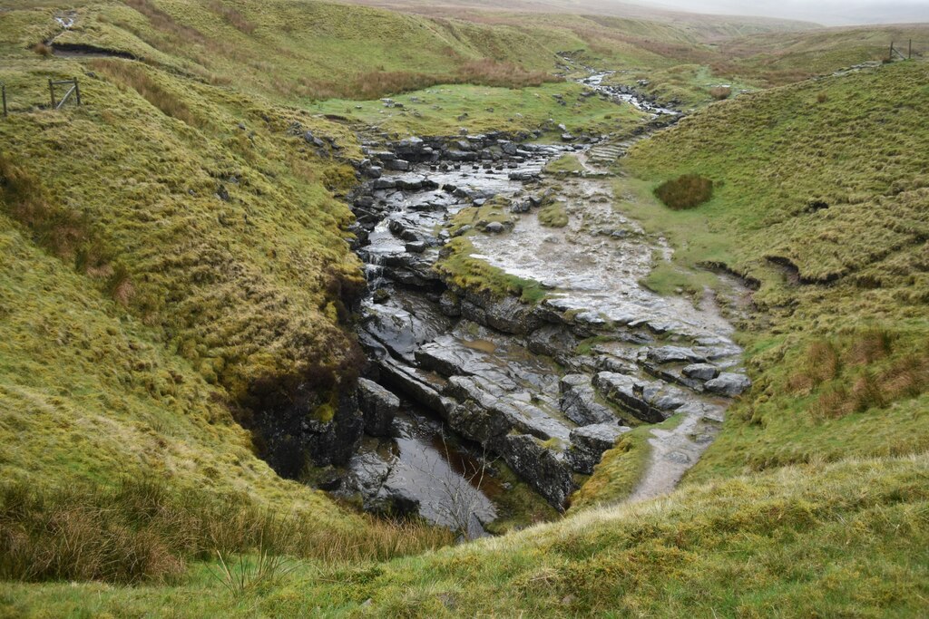 Gaping_Gill_-_geograph.org.uk_-_7745191