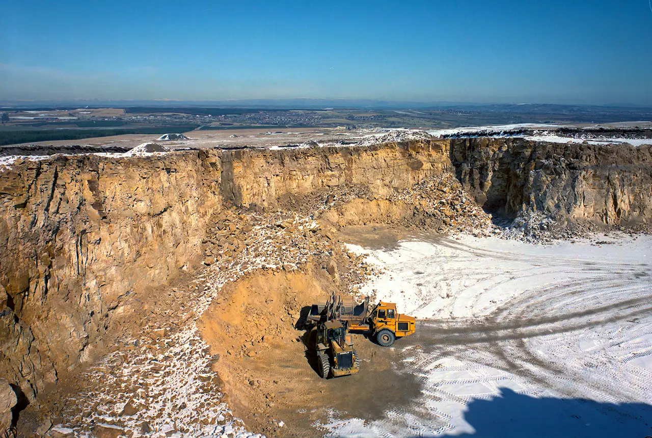 leven-seat-sandstone-quarry-operated-by-hepworth-minerals-and-chemicals-ltd