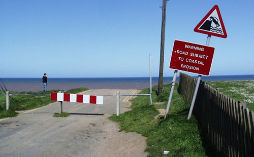Figure 1 Seaside Road in 2003 cut off by the cliff.