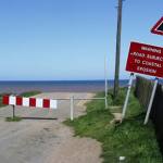 Seaside Road in Aldbrough in2003 cut off by the cliff.