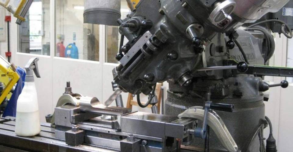 angled milling machine
