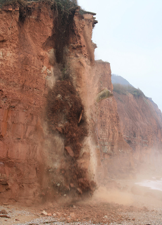 Sequence of rock fall observed by local resident. (Photo: © Eve Mathews).