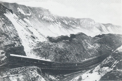 Figure 2 Massive rotational failure in 1915 affecting the Folkestone to Dover train (British Railways, Southern Region).