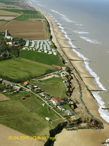 Happisburgh rock bund 2006.