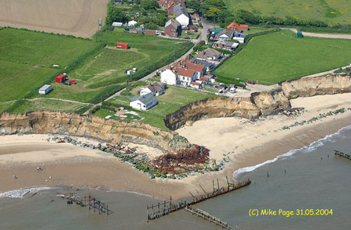 Happisburgh rock bund 2004.