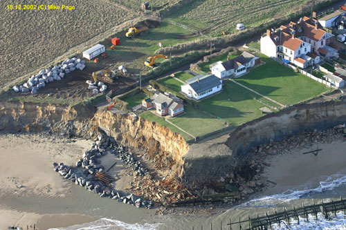 Happisburgh rock bund 2002.