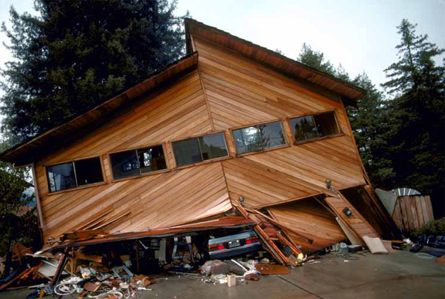 Damaged building following earthquake