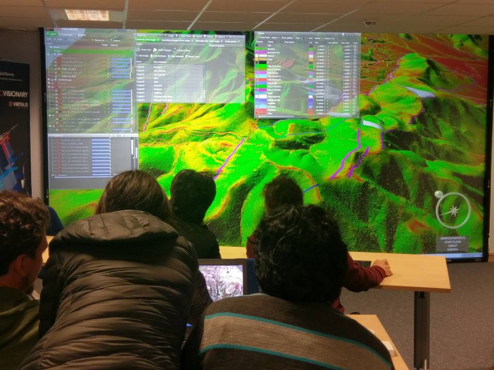 The BGS immersive 3D Visualisation Facility in Keyworth: Chilean geologists engaged in Virtual field reconnaissance the Ovalle region of Chile