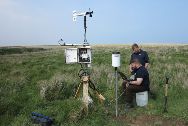 Downloading meteorological data