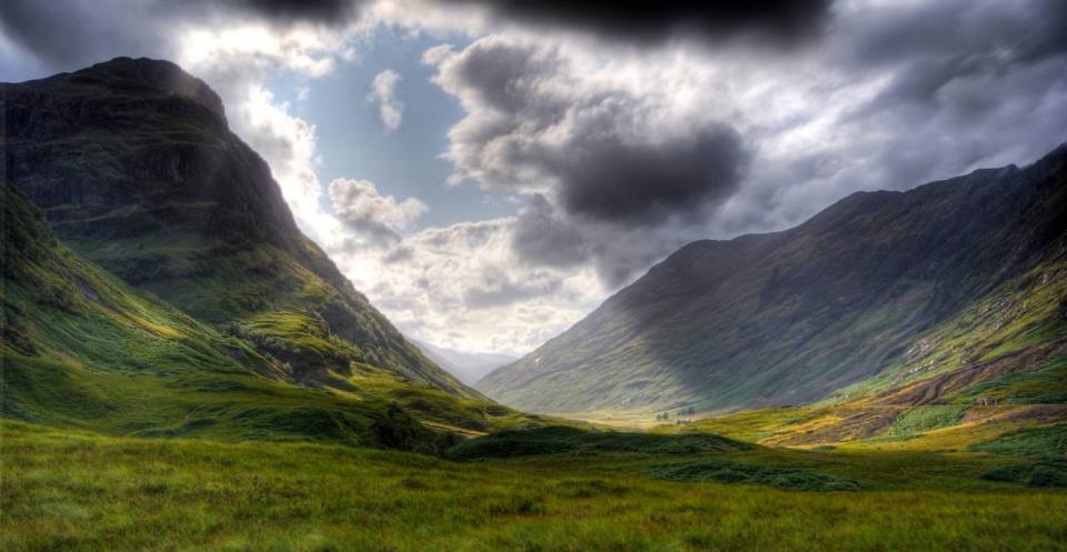 U-shaped valley