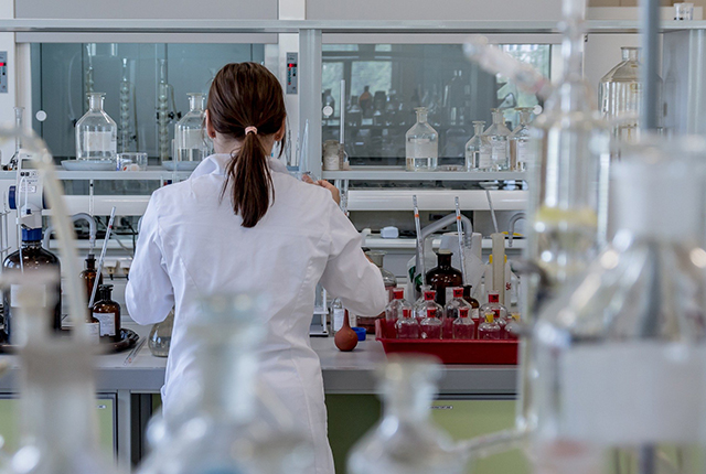 Laboratory technician. Source: https://pixabay.com/photos/laboratory-analysis-chemistry-2815641/