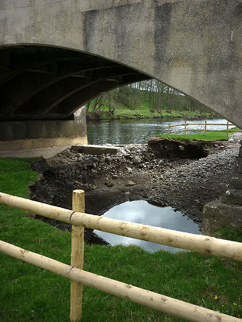 Flood damage under the aqueduct bridge. © Copyright Karl and Ali and licensed for reuse under this Creative Commons Licence.