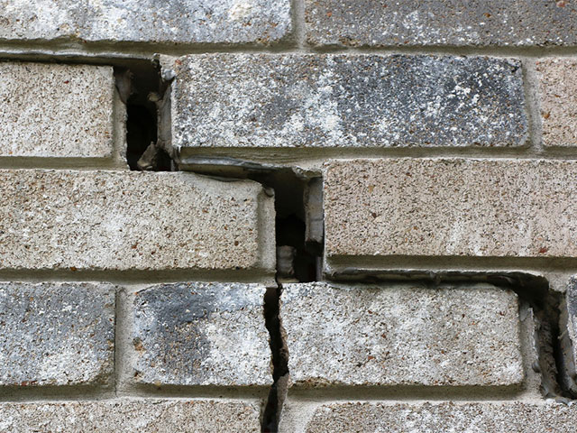 Subsidence damage to UK properties. © Trigem777 via Getty Images.