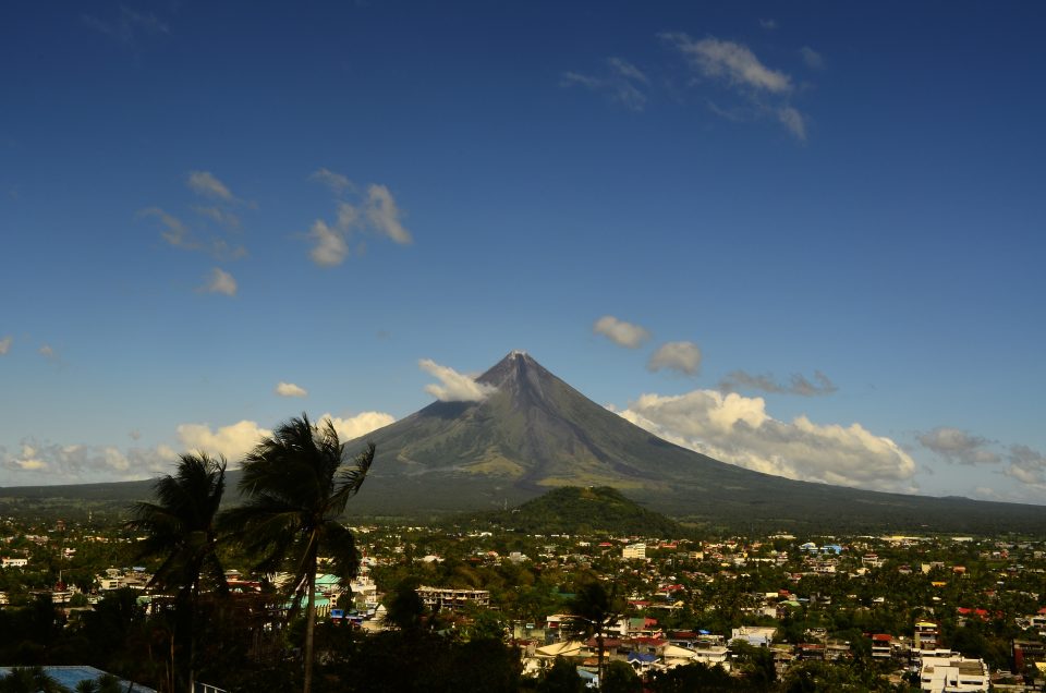 Mayon volcano in the Philippines, credit ronniereymanjares from Pixabay