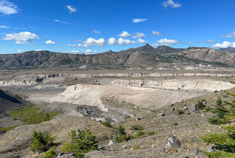 Pyroclastic density current deposits from the 18 May 1980 eruption exposed along drainages in the pumice plain. BGS © UKRI