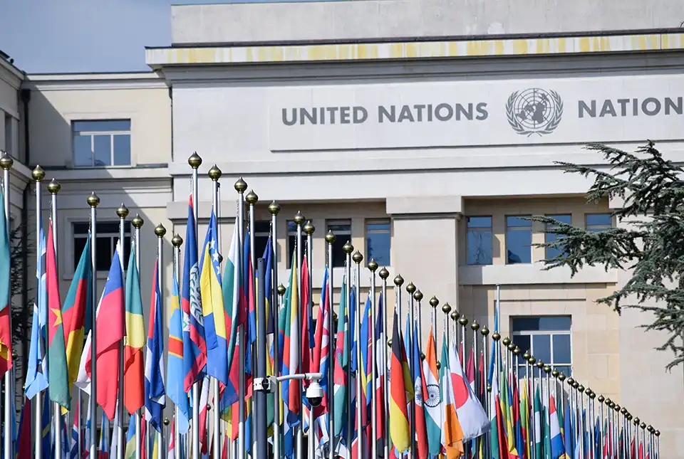 Flags of countries in front of the United Nations office at Geneva. © Xabi Oregi, Pexels.