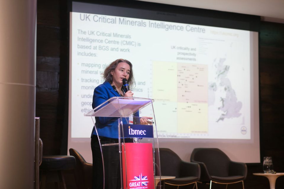 BGS' Principal Geologist Kathryn Goodenough speaking at the workshop on lithium and development supported by the UK Government Science and Innovation Network. Copyright: Geológico do Brasil