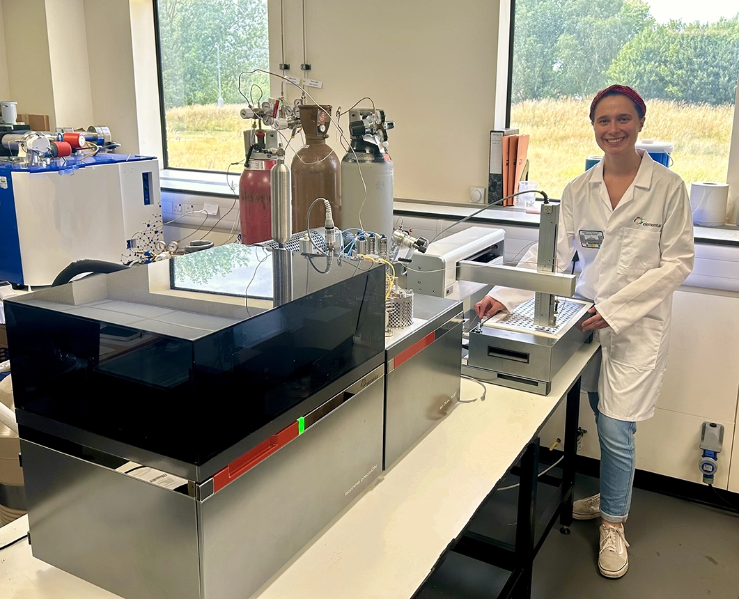 Figure 2a: SIF staff member Charlotte Hipkiss with the Gemini instrument. BGS © UKRI 2025.