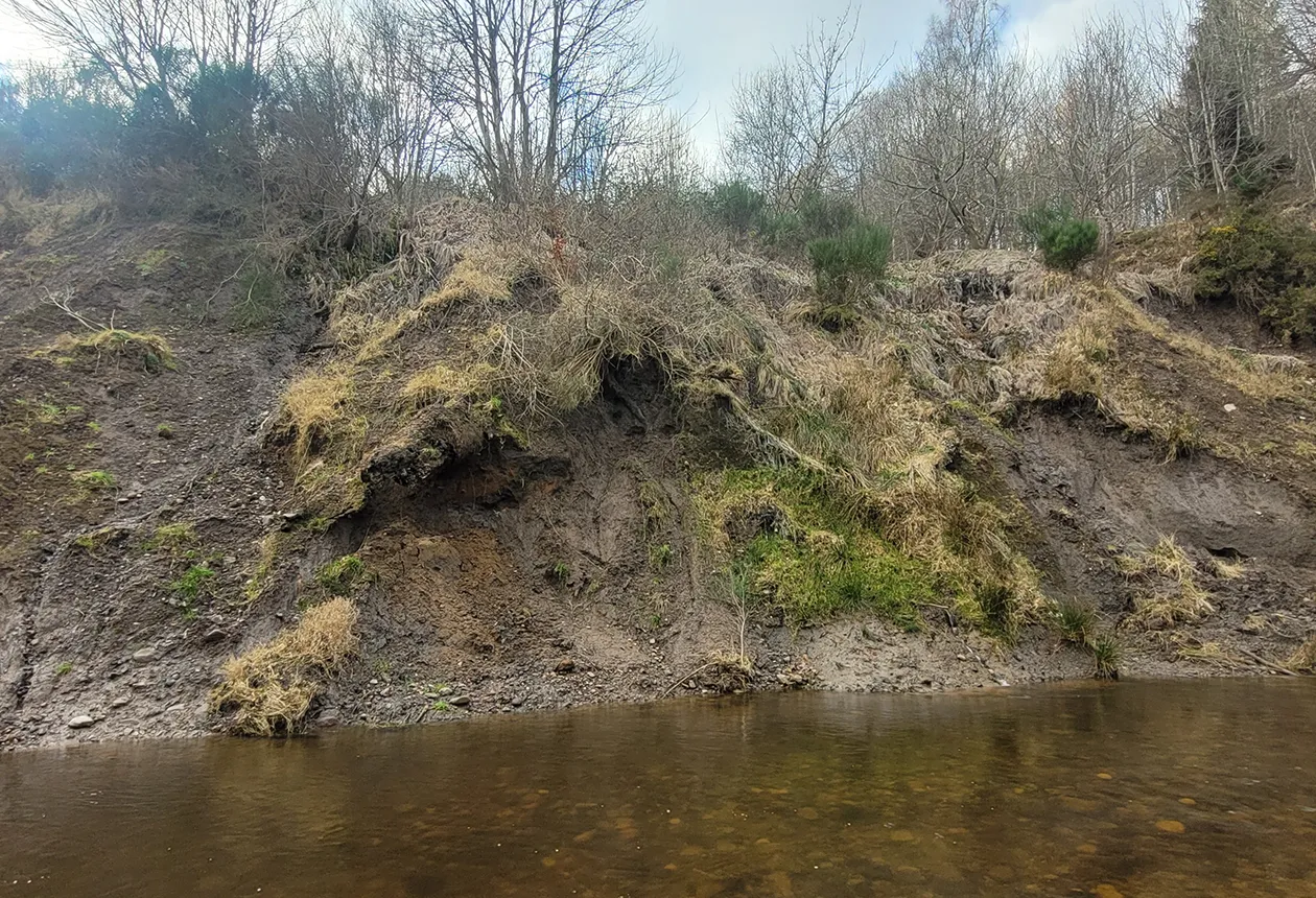 Hewan Bank, showing the basal till within the exposed glacial succession. Only the basal section is visible in the photograph; however, the wider site provides an example of stratigraphic layering used to interpret glacial history, offering valuable parallels to offshore sediment sequences. BGS © UKRI.
