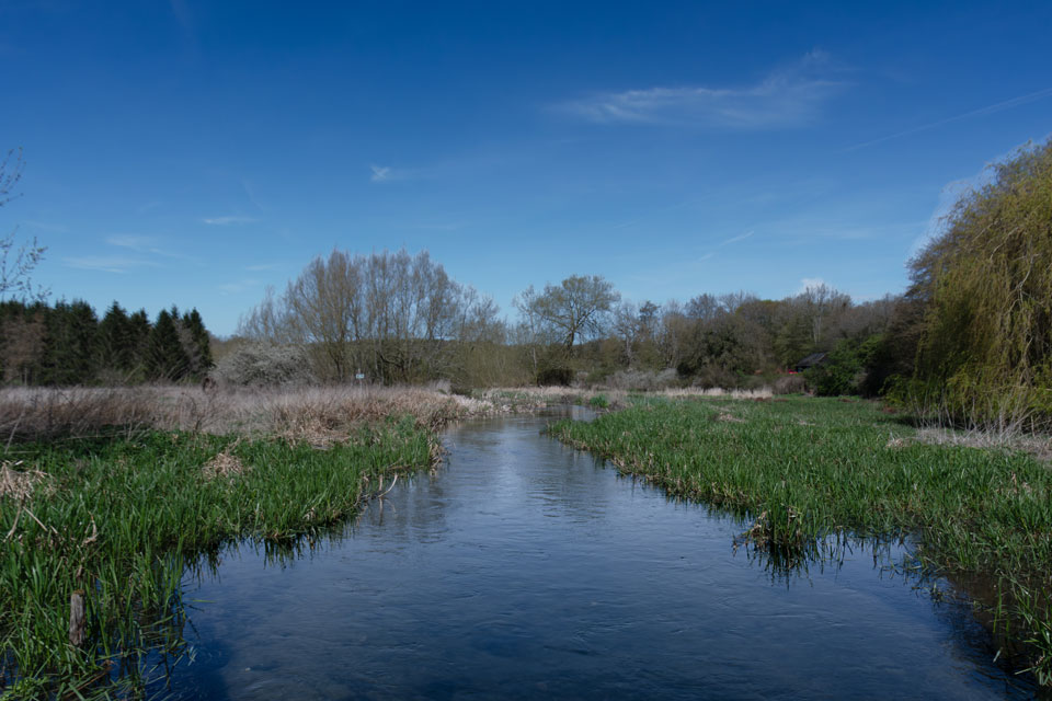 The River Chess: a classic chalk stream fed by the Chalk aquifer of the Chiltern Hills. © Josh Brown / iStockPhoto.com